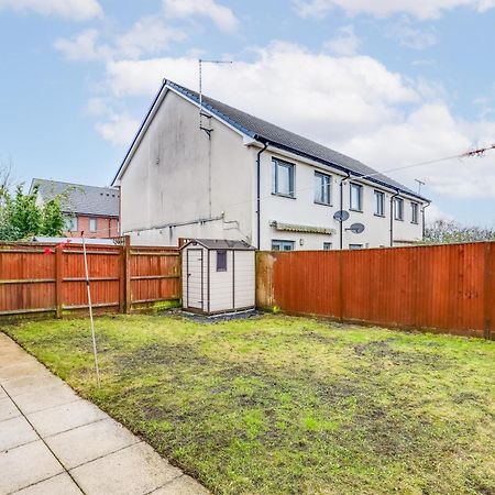 3 Bedroom Detached House Free Car Park Close To Town Airport Luton  Exterior foto